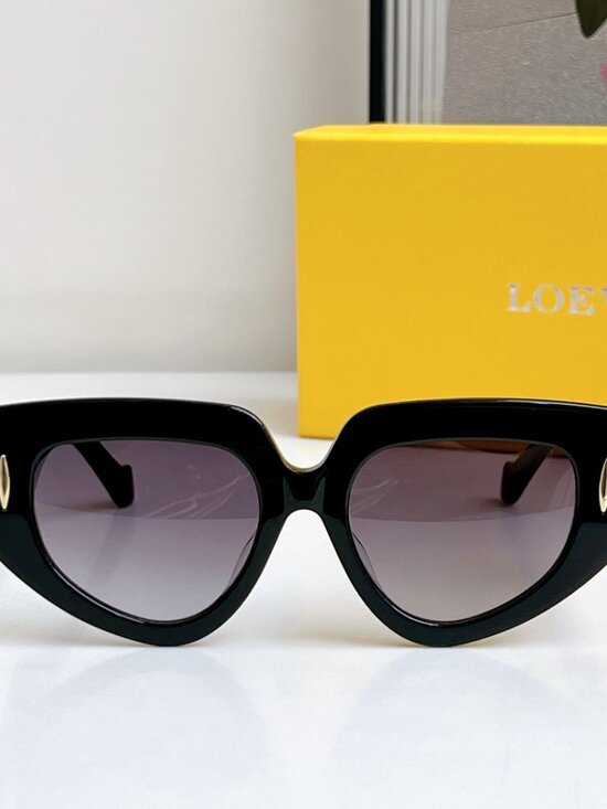 ✅NWT Authentic Loewe Sunglasses main image 6